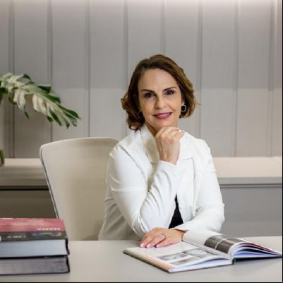 Dra. Adriana Costa