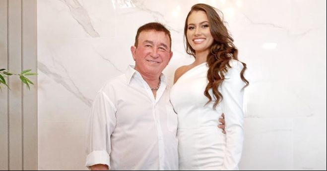 Amado Batista se casa no civil em 
