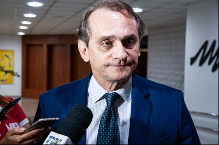 Desembargadora vota para manter decis