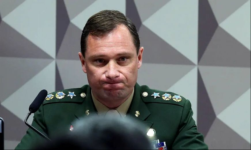 Mauro Cid prestar
