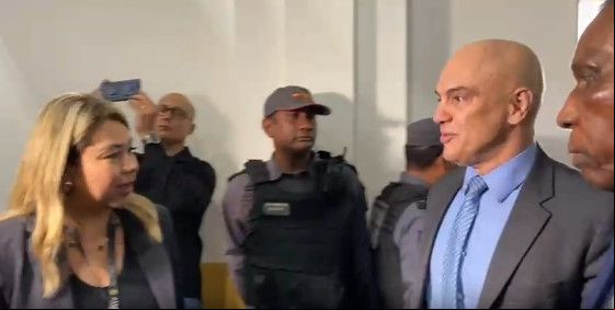Alexandre de Moraes e Gilmar Mendes chegam 