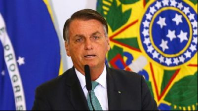 Bolsonaro discursa com governador do Paran