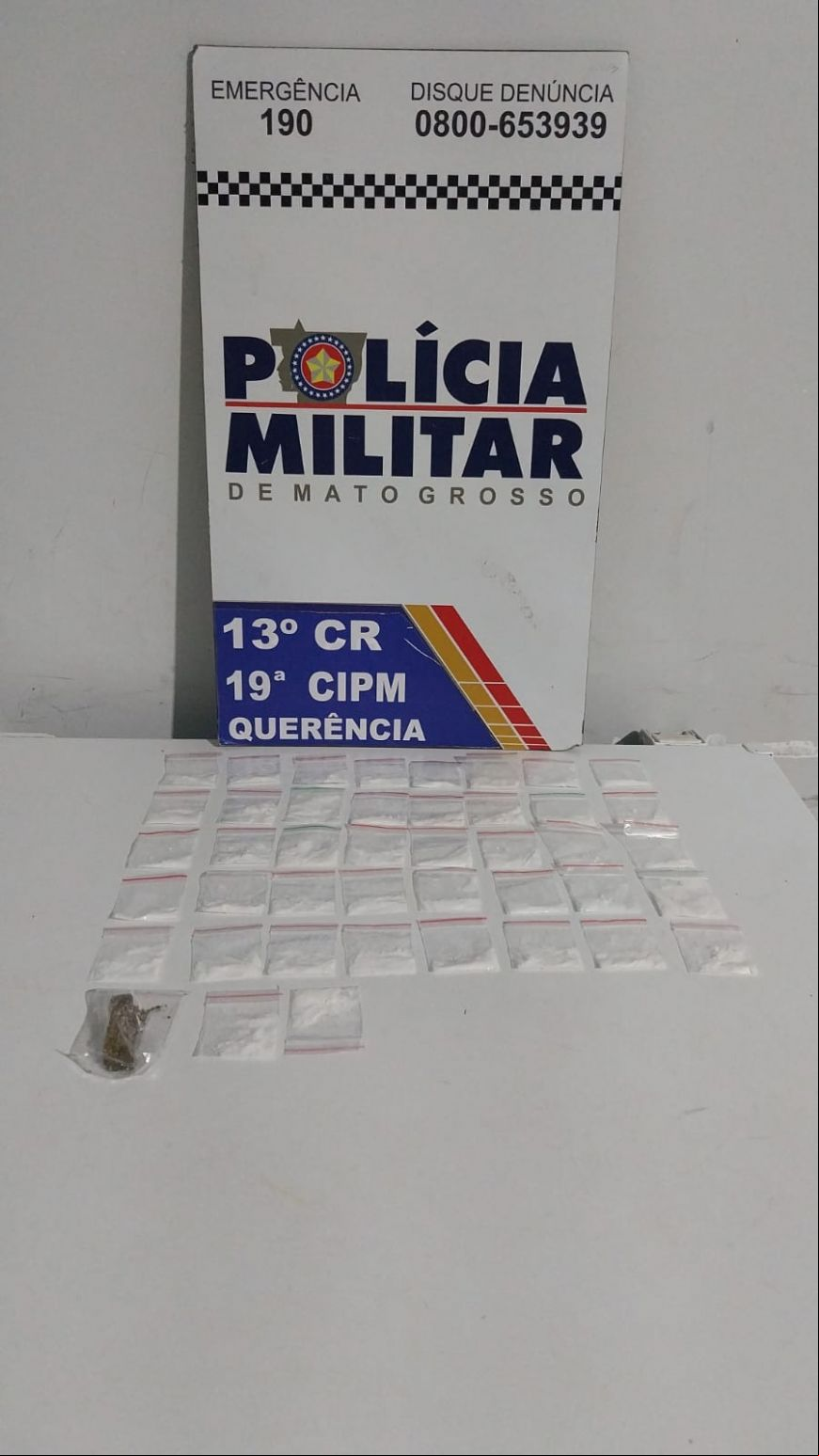 Homem que vendia drogas em bar em Quer