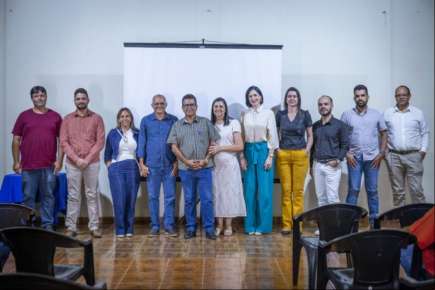 Prefeito eleito de Vila Rica (MT) inova ao apresentar equipe de secret