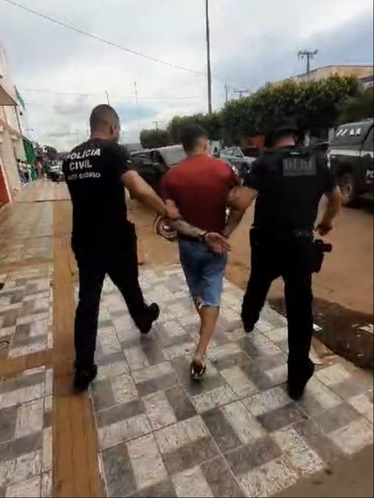 Em poucas horas pol