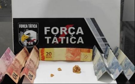 Moradores denunciam e trio 