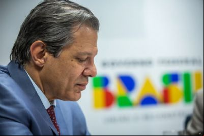 Haddad parte para o corpo a corpo na C