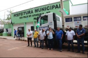 Prefeita Janailza Taveira entrega Caminh