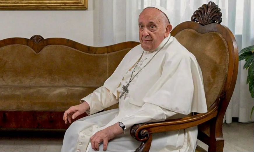 Papa Francisco tem infec