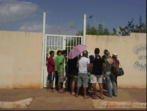 Estudantes fecham campus da UFPI em Picos em protesto contra PEC 241